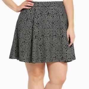 Metallic skater skirt w/pockets